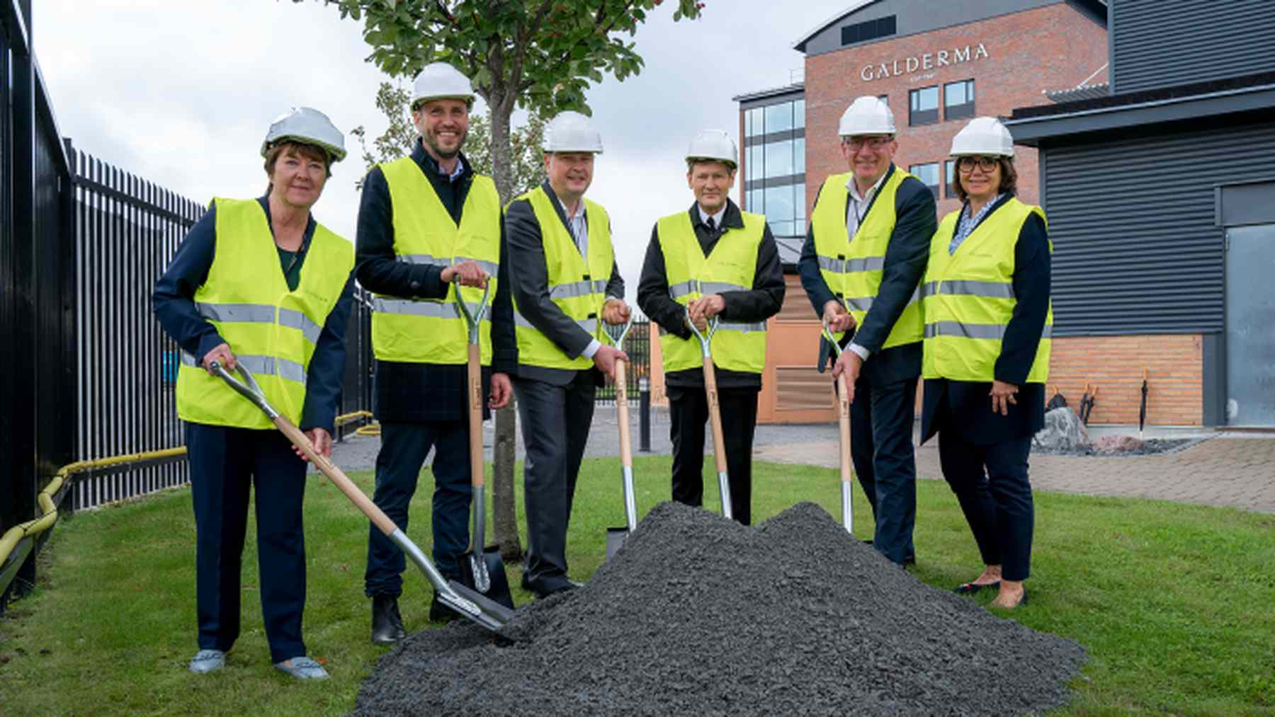 Galderma representatives celebrating the groundbreaking of the Uppsala production site